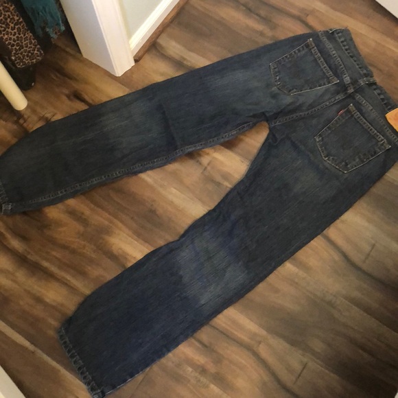 Levis - Picture 4 of 4